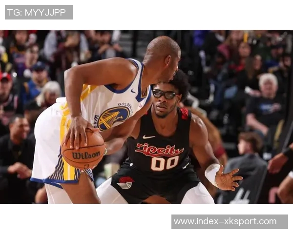 维金斯半场表现平平三分球和罚球均未命中仅得10分