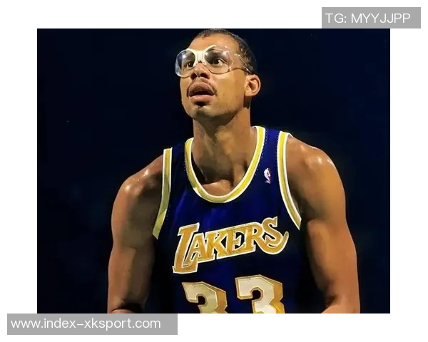 41岁后单场得分榜更新老詹26分超越贾巴尔紧追榜首31分成就