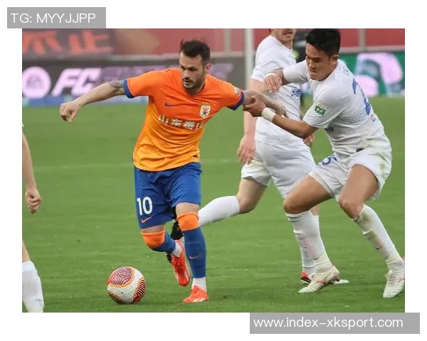 卡扎伊什维利与家人共享休闲时光照片曝光续约泰山仍在悬而未决中