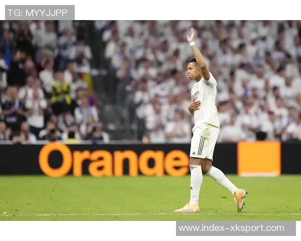 C罗倒钩惊艳全场球迷称其打破物理法则与时间静止的传奇瞬间