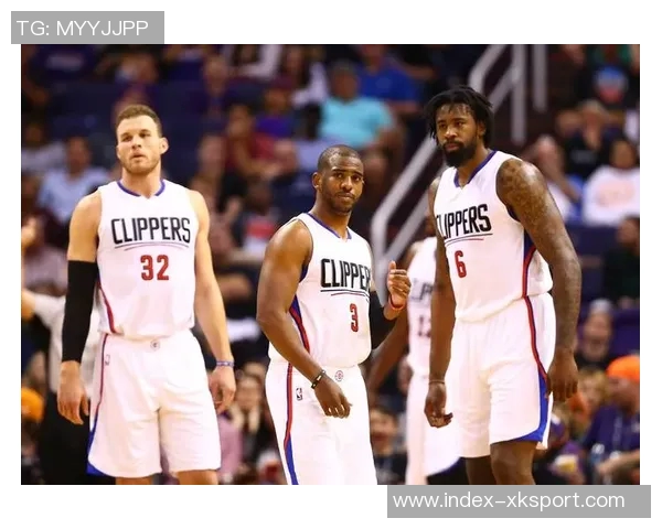 保罗被交易回家后与格里芬和小乔丹进行长达90分钟的视频通话