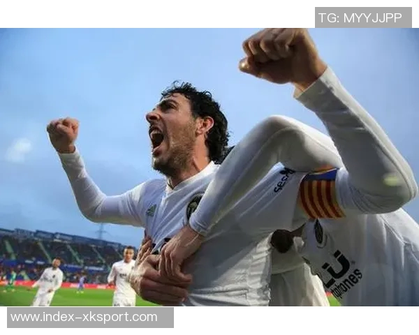 皇马官方深切哀悼瓦伦女足B队教练费尔南多马丁及其三名子女不幸离世